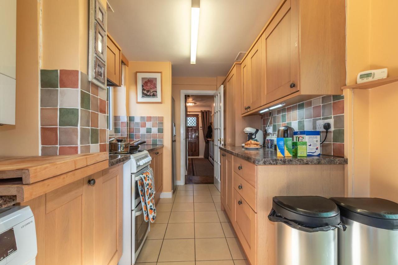 Cheerful 3-Bedroom Douglas House With Patio Southampton Exterior photo